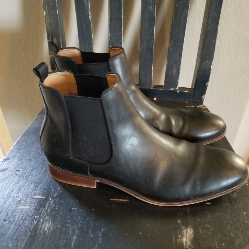 Black leather dress boots